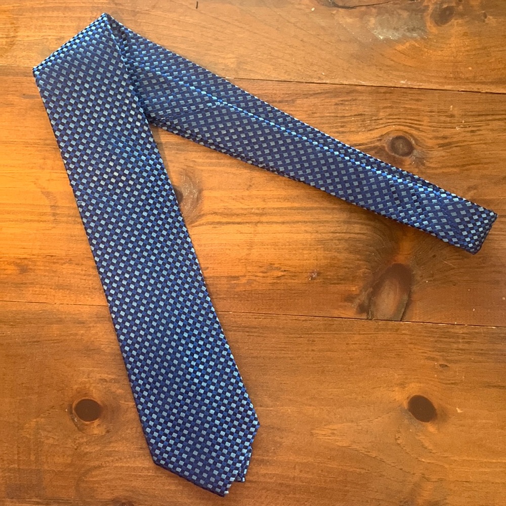 Blue Shore & Singer Tie